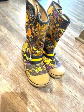 ALDO Dragon Floral Print
Women's Boots